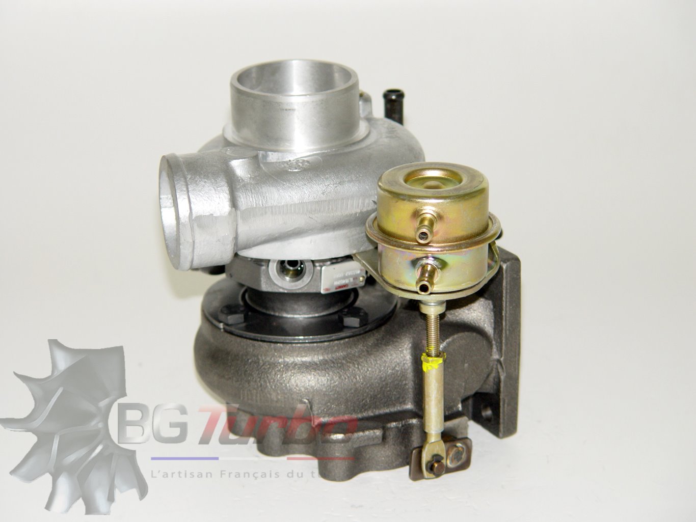 TURBO - HYBRIDE -  E/S PRÉPARÉ EN FRANCE  - STAGE1 - GT17/20 - 6+6 pales - MFS PERFORMANCE 2015 - EAU
Diamètre admission - Ind : 38,62 mm / Exd : 52,19 mm / Angle : 30°
